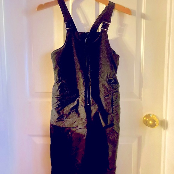 Unisex insulated snow gear! - Picture 2 of 6